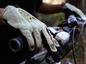 eBike Gloves: Full Guide to Bicycle Gloves